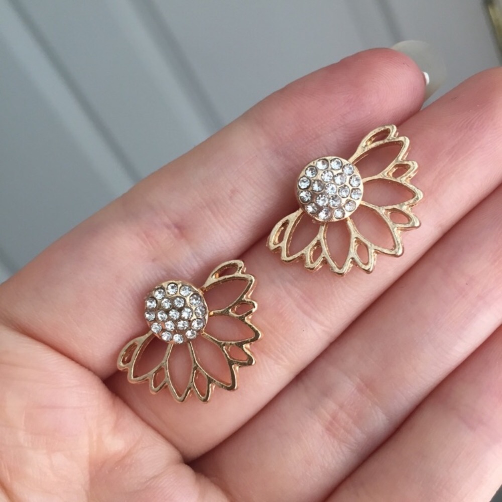 ⚜️𝟯𝟬%𝗢𝗙𝗙 𝗯𝘂𝗻𝗱𝗹𝗲𝘀 𝟯+⚜️ NEW Floral Rhinestone Jacket Earrings - Picture 6 of 12